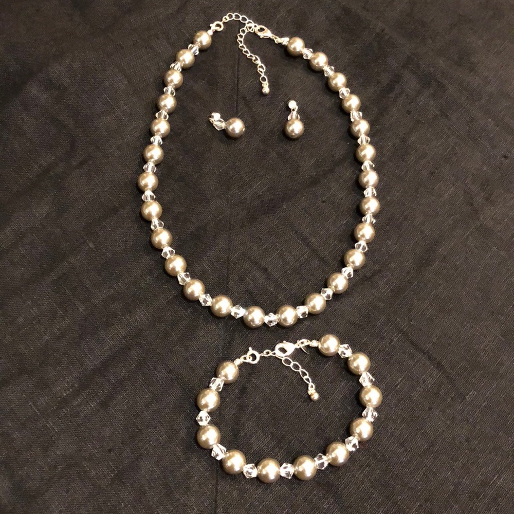 Charcoal pearl necklace set